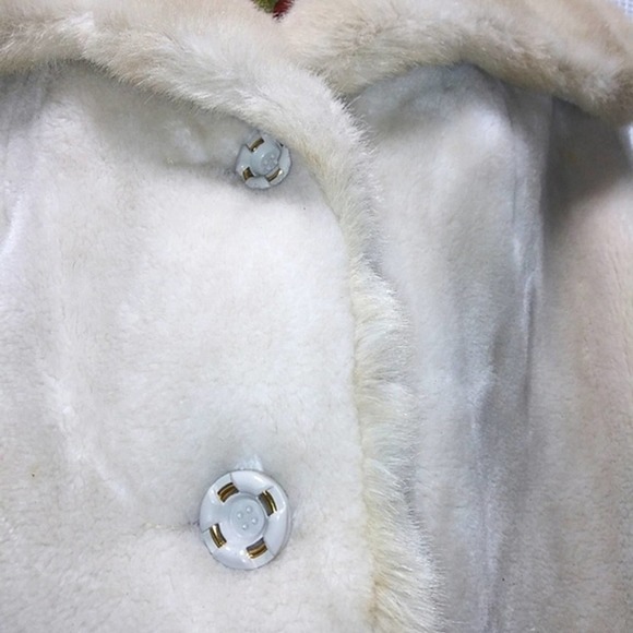 VINTAGE Deluxe Fur-like COAT Cream Beige Ivory Gold Buttons Superior Fabric RARE - Picture 8 of 14